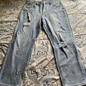 Ripped Wide Leg Jean